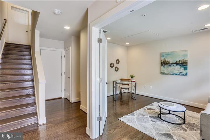 WESTSIDE AT SHADY GROVE METRO - Residential