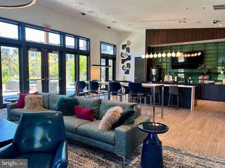 WESTSIDE AT SHADY GROVE METRO - Residential