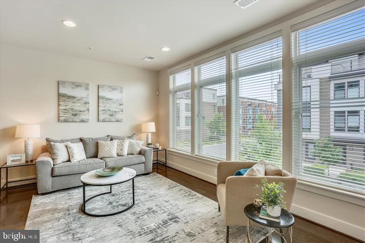 WESTSIDE AT SHADY GROVE METRO - Residential