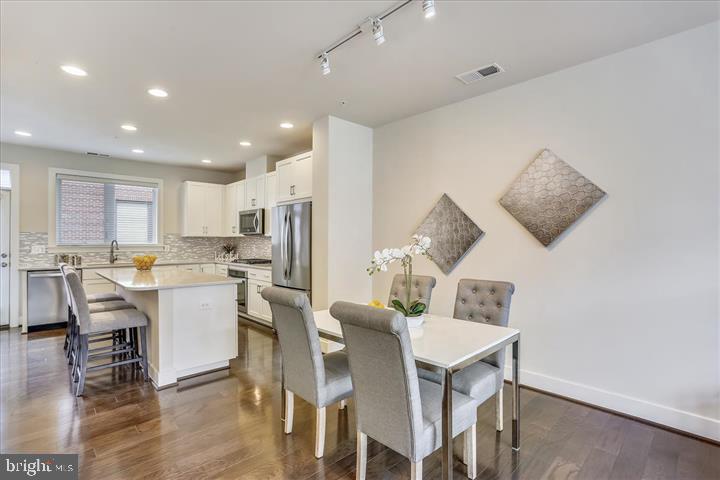 WESTSIDE AT SHADY GROVE METRO - Residential