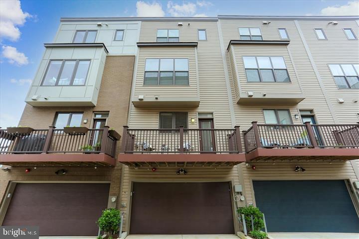 WESTSIDE AT SHADY GROVE METRO - Residential