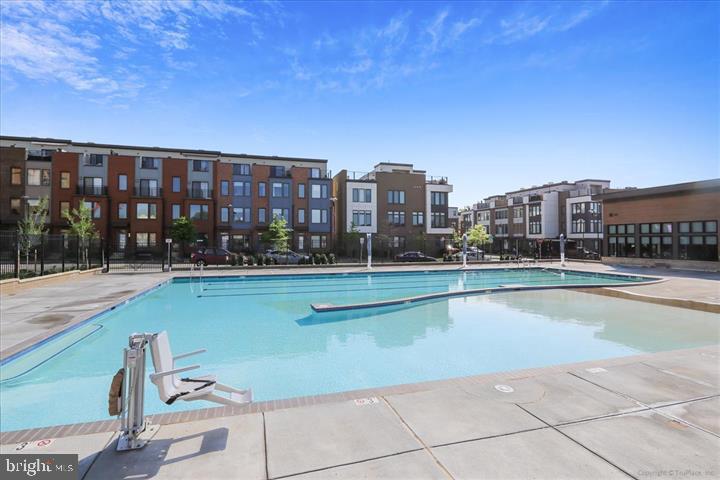 WESTSIDE AT SHADY GROVE METRO - Residential