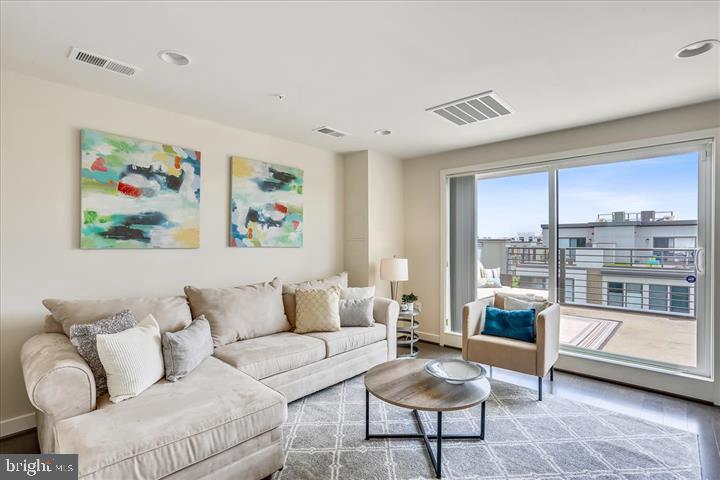 WESTSIDE AT SHADY GROVE METRO - Residential