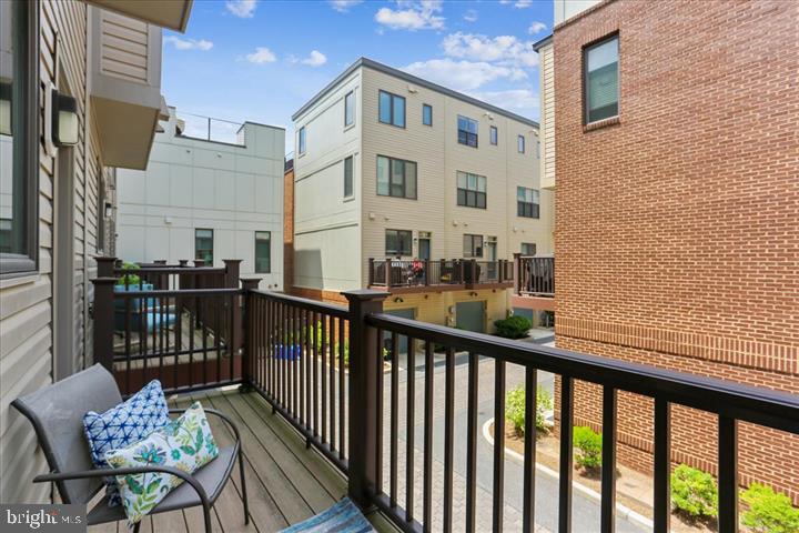 WESTSIDE AT SHADY GROVE METRO - Residential
