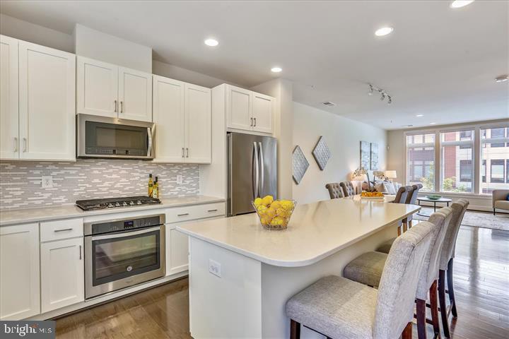 WESTSIDE AT SHADY GROVE METRO - Residential