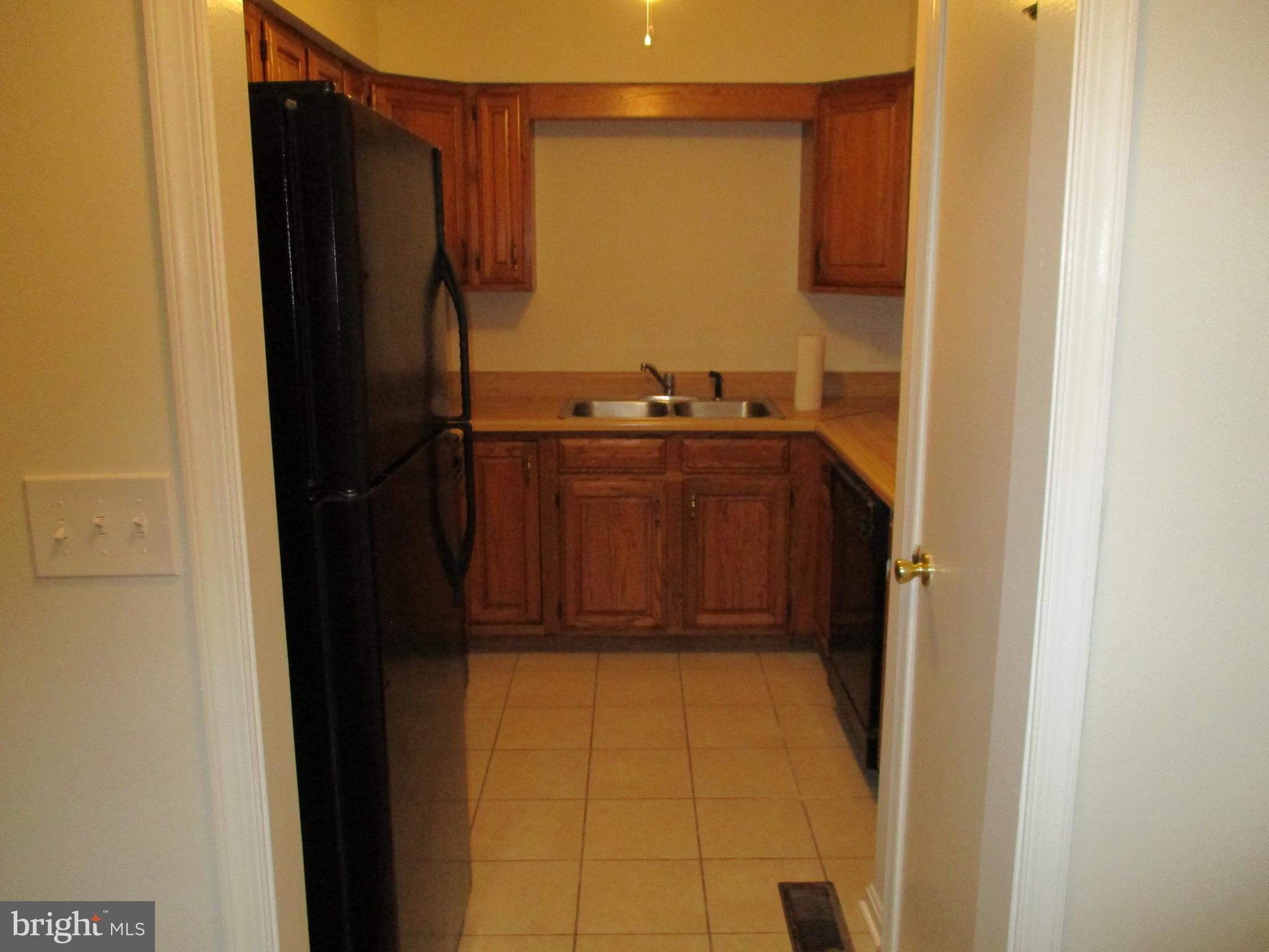 VILLAGE KNOLL - Residential