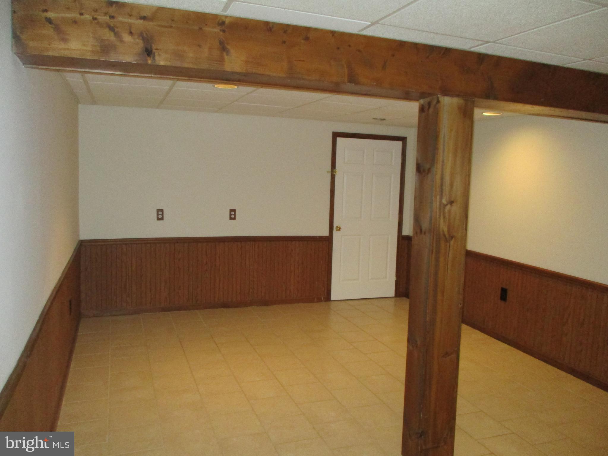 VILLAGE KNOLL - Residential