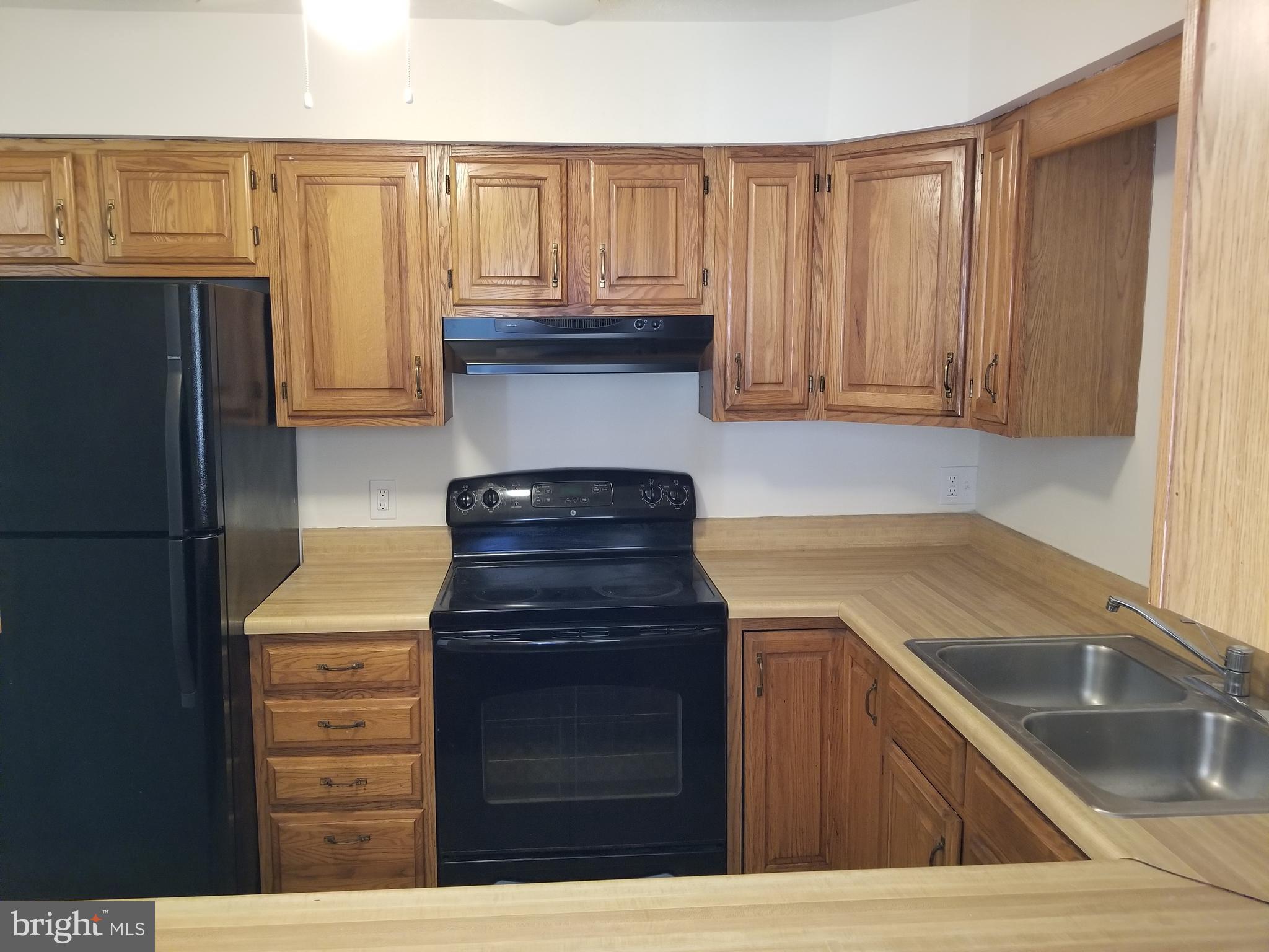 VILLAGE KNOLL - Residential