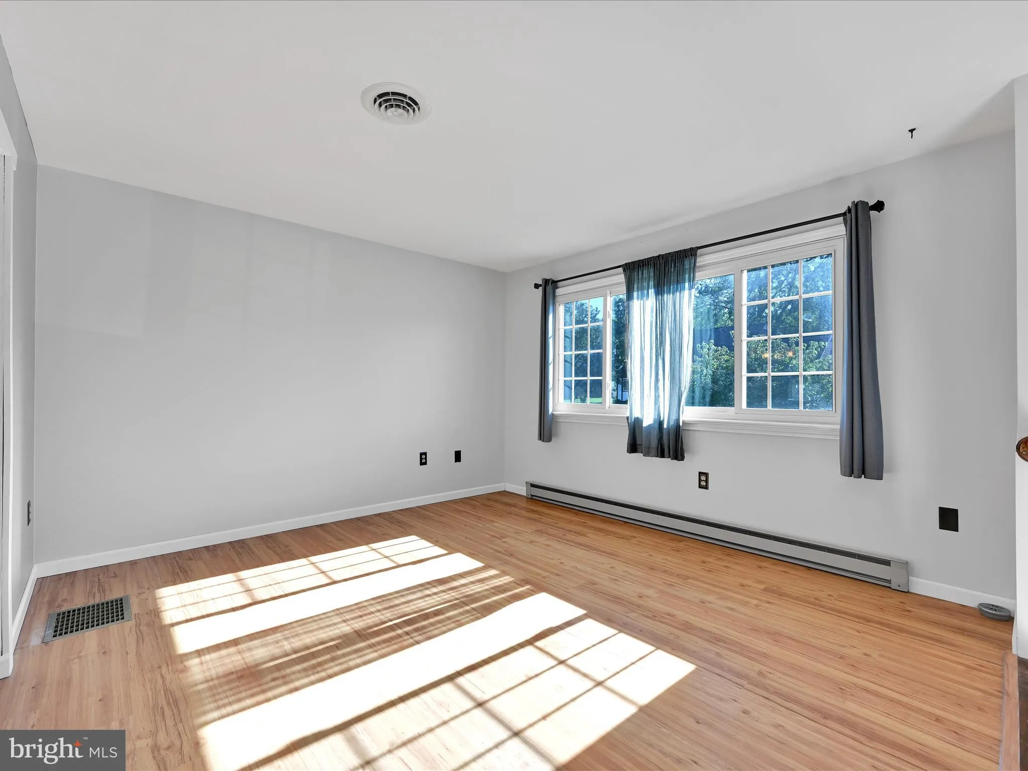 Ephrata, Pennsylvania 17522, United States, 3 Bedrooms Bedrooms, ,2 BathroomsBathrooms,Residential,Coming Soon,224228