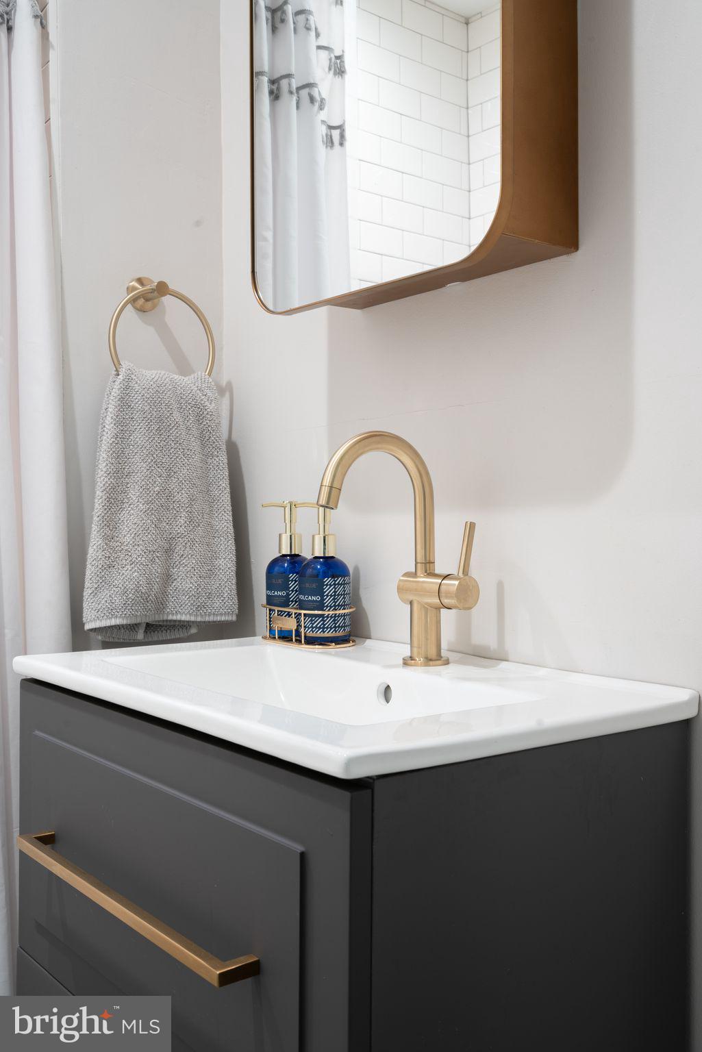 WASHINGTON SQ - Residential