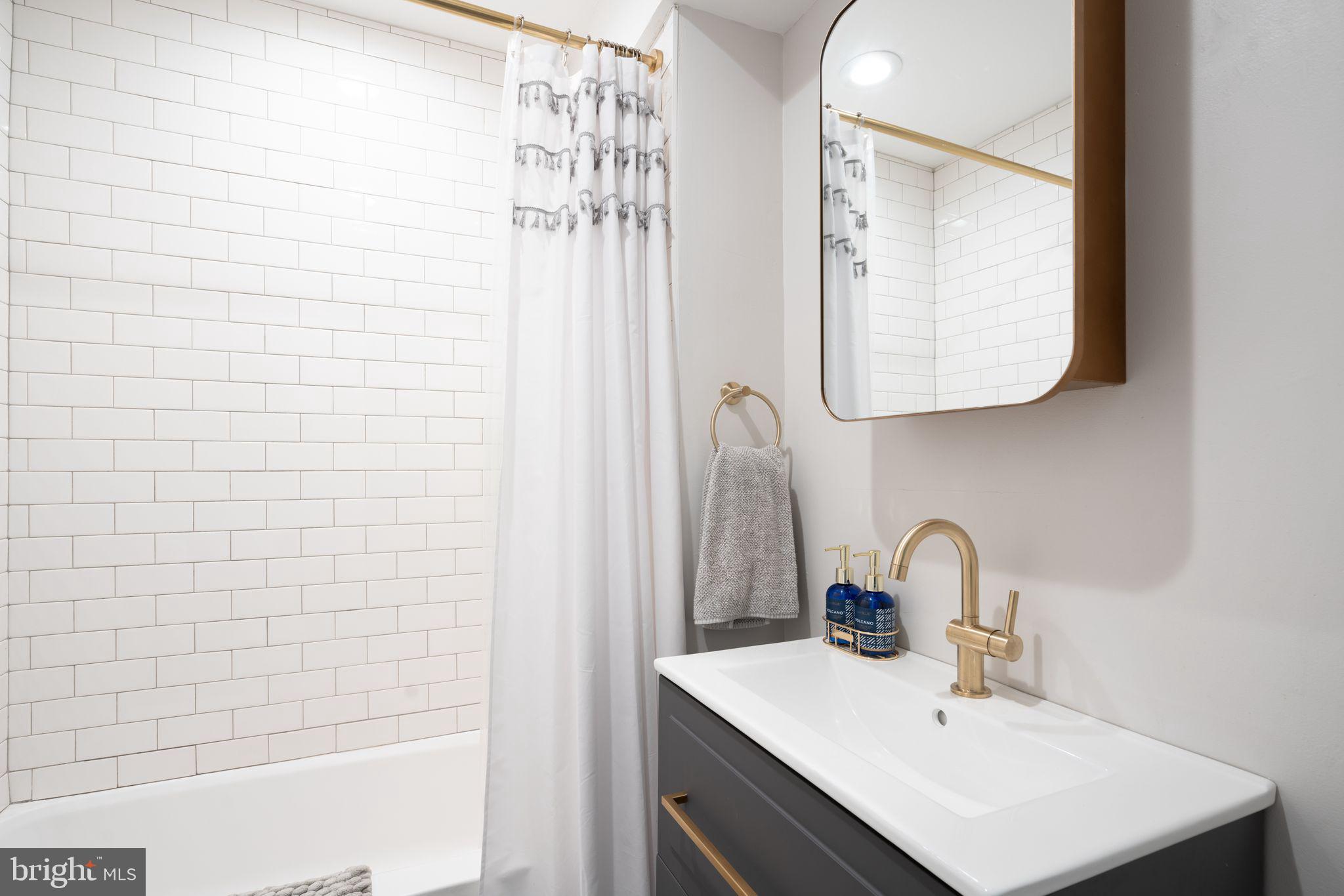 WASHINGTON SQ - Residential