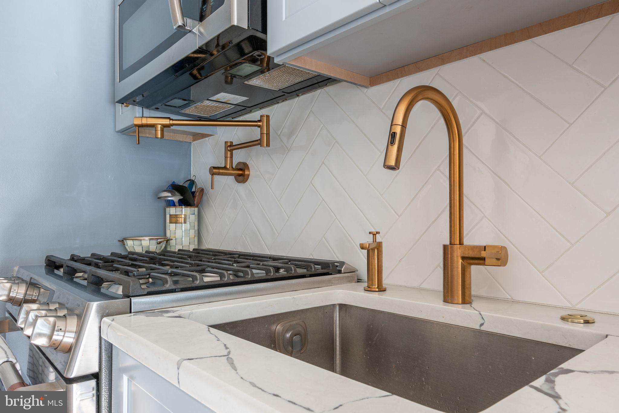 WASHINGTON SQ - Residential