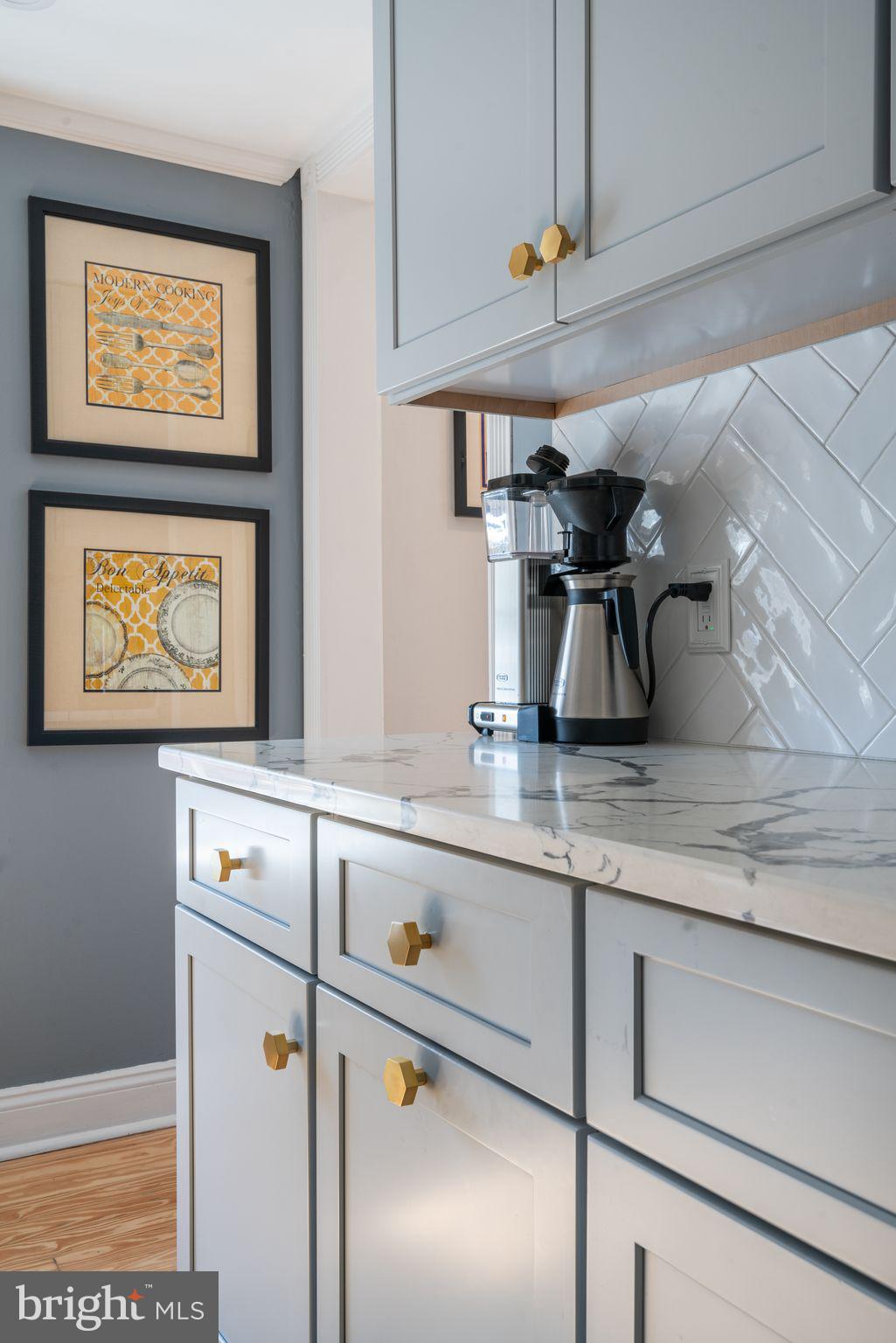 WASHINGTON SQ - Residential