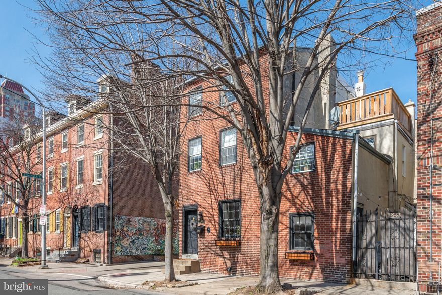 ** OPEN HOUSE 3/23 & 3/24: 11AM - 1PM! ** Quaint and updated home located on a bright and sunny corner in a prime Washington Square West location! This unique, lovingly maintained expanded trinity with 3 bedrooms and 1 bath boasts historic charm and fantastic light throughout. Enter into the warm and inviting living room with beautiful hardwood floors, a brick fireplace, recessed lighting, and dentil crown molding. Beyond the living room lies the kitchen, fully renovated in 2022 with quartz countertops, gold hardware and fixtures, full stainless steel appliance package, and a convenient pot filler over the stove. The kitchen leads to a private patio with street access, ideal for grilling and enjoying some fresh air. Upstairs on the second floor, you will find a generously sized bedroom with tons of natural light and closet space and a second room with exposed beams, perfect for an additional bedroom or office/den. The 2nd floor also features a fully updated bath with gold fixtures and sleek subway tile tub/shower. On the top floor, a large and airy primary bedroom straight out of a magazine will greet you with vaulted ceilings, exposed beams, large windows and a nice sized closet. The home also has a full  unfinished basement with a newer Speed Queen washer and dryer set and ample space for storage. The owner has meticulously maintained and improved the home throughout their ownership, including refinishing the hardwood on the 2nd and 3rd floors and getting the property rightfully recognized on the city's historic register.

Centrally located in the bustling neighborhood of Washington Square West, this walker’s paradise provides easy access to shopping, bars and restaurants, amenities like Seger Park, markets like Whole Foods, public transportation (Lombard-South BSL stop is  1 block away) and countless other conveniences. This wonderful home is  also located in the McCall Elementary catchment.