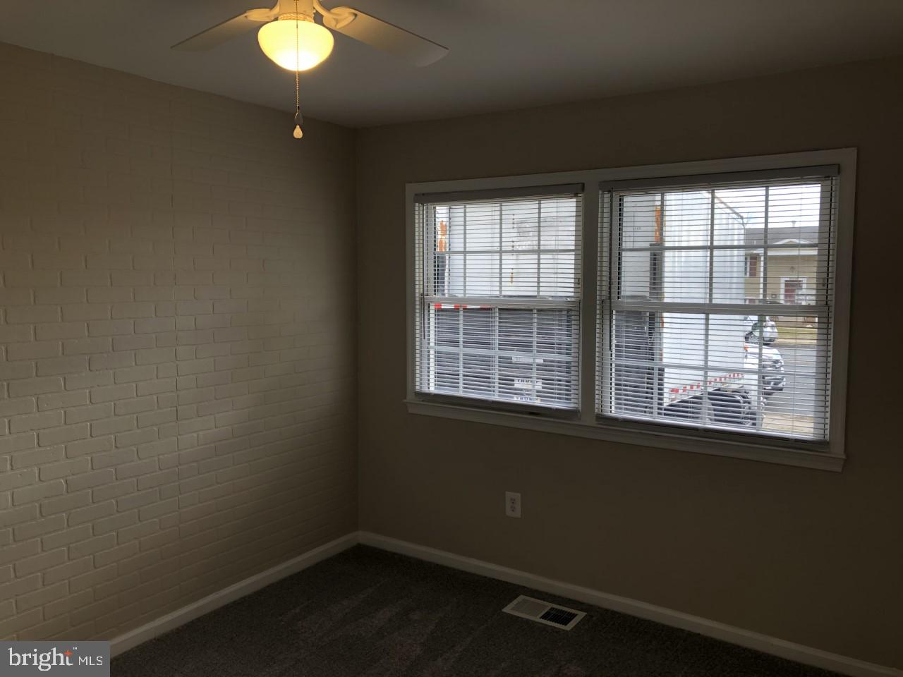 DALE CITY - Residential Lease