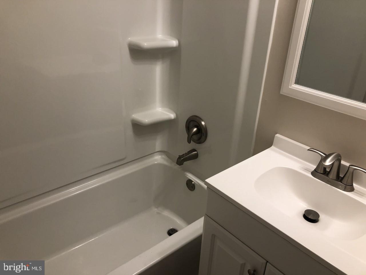 DALE CITY - Residential Lease