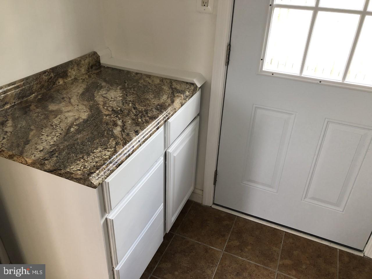 DALE CITY - Residential Lease