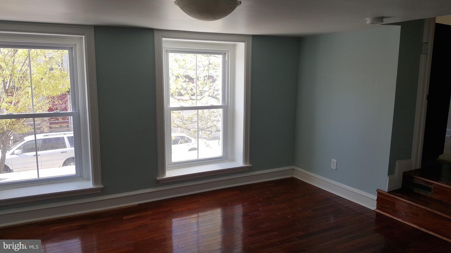 ROXBOROUGH - Residential Lease