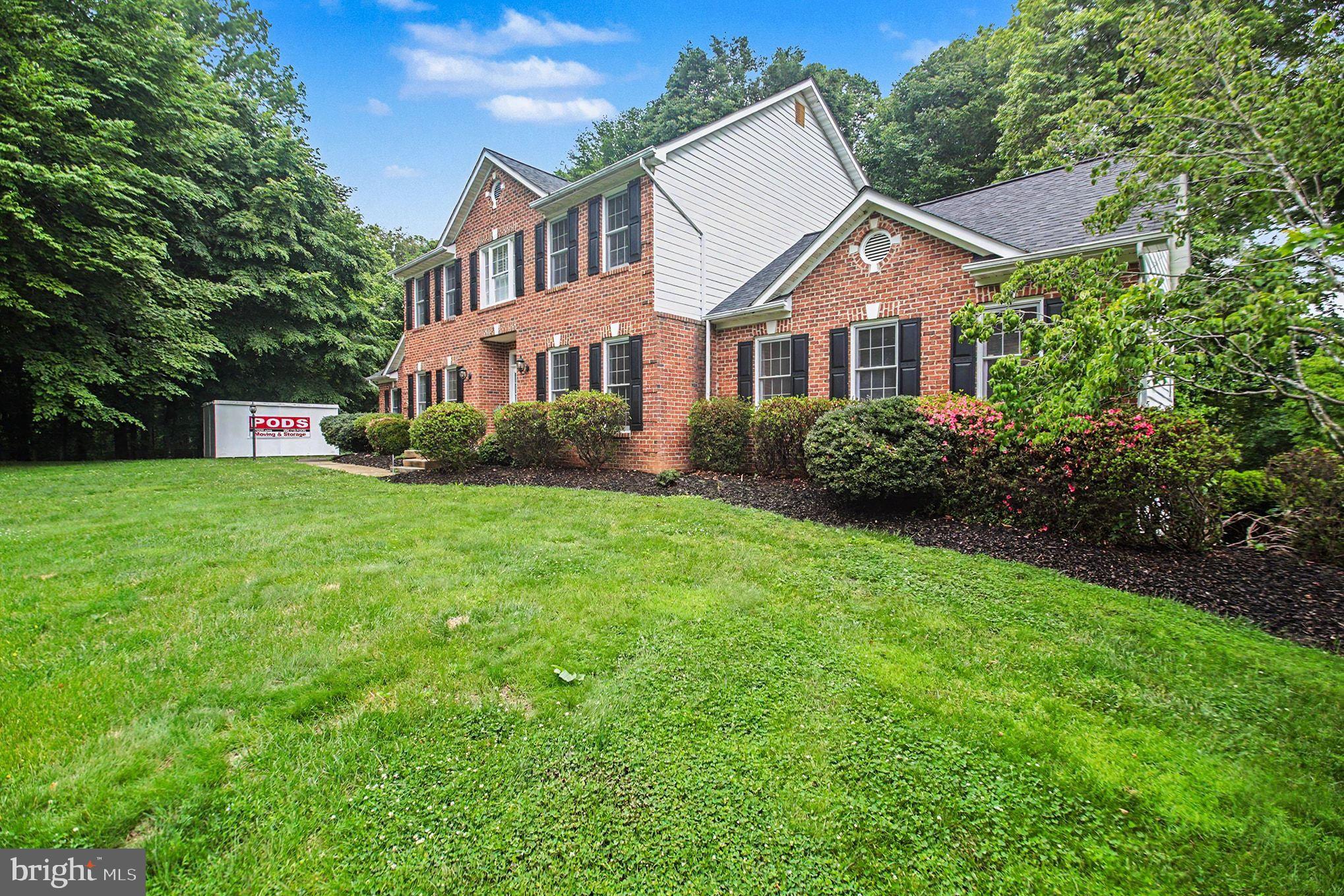 7182 BREWSTER LANE