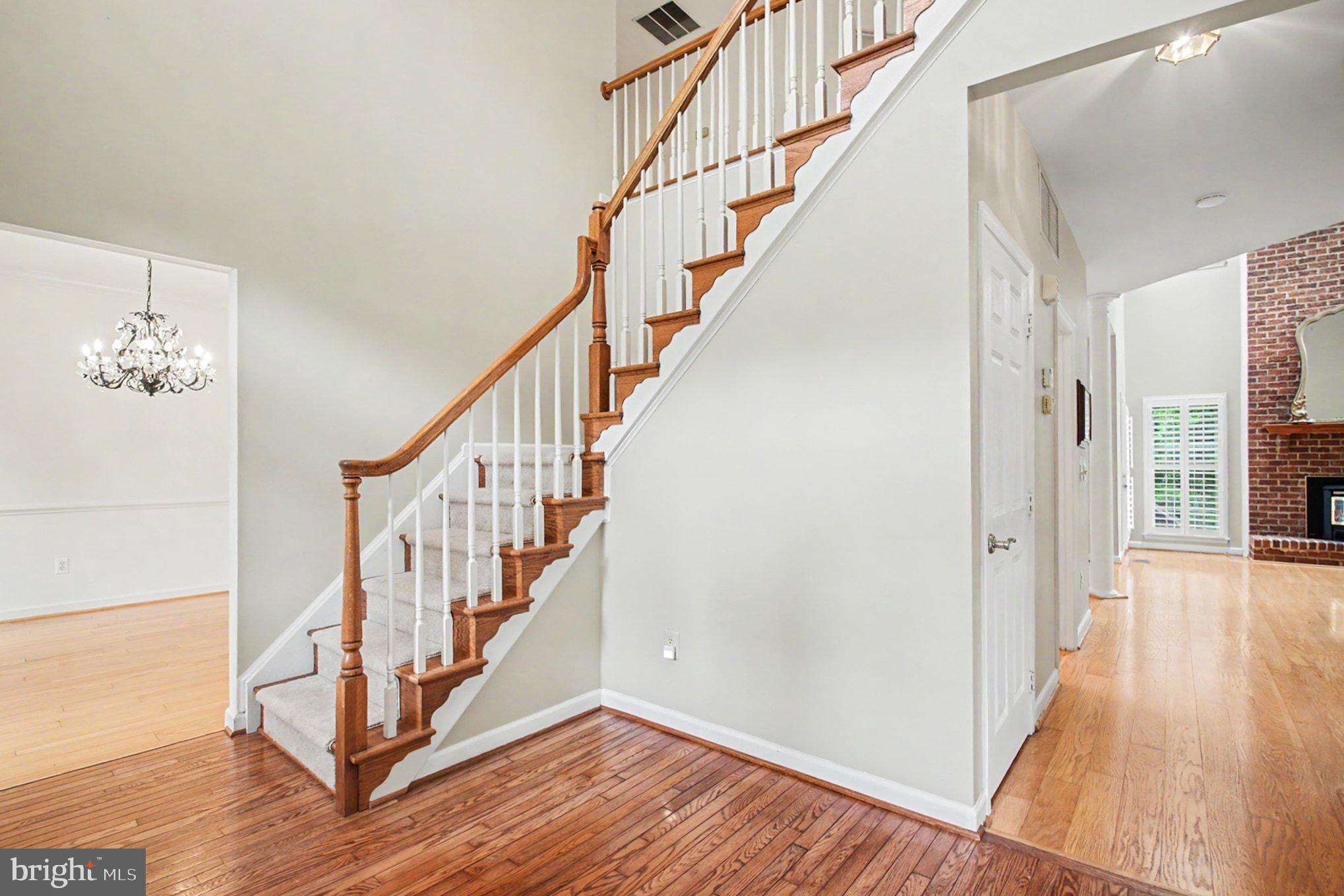 7182 BREWSTER LANE