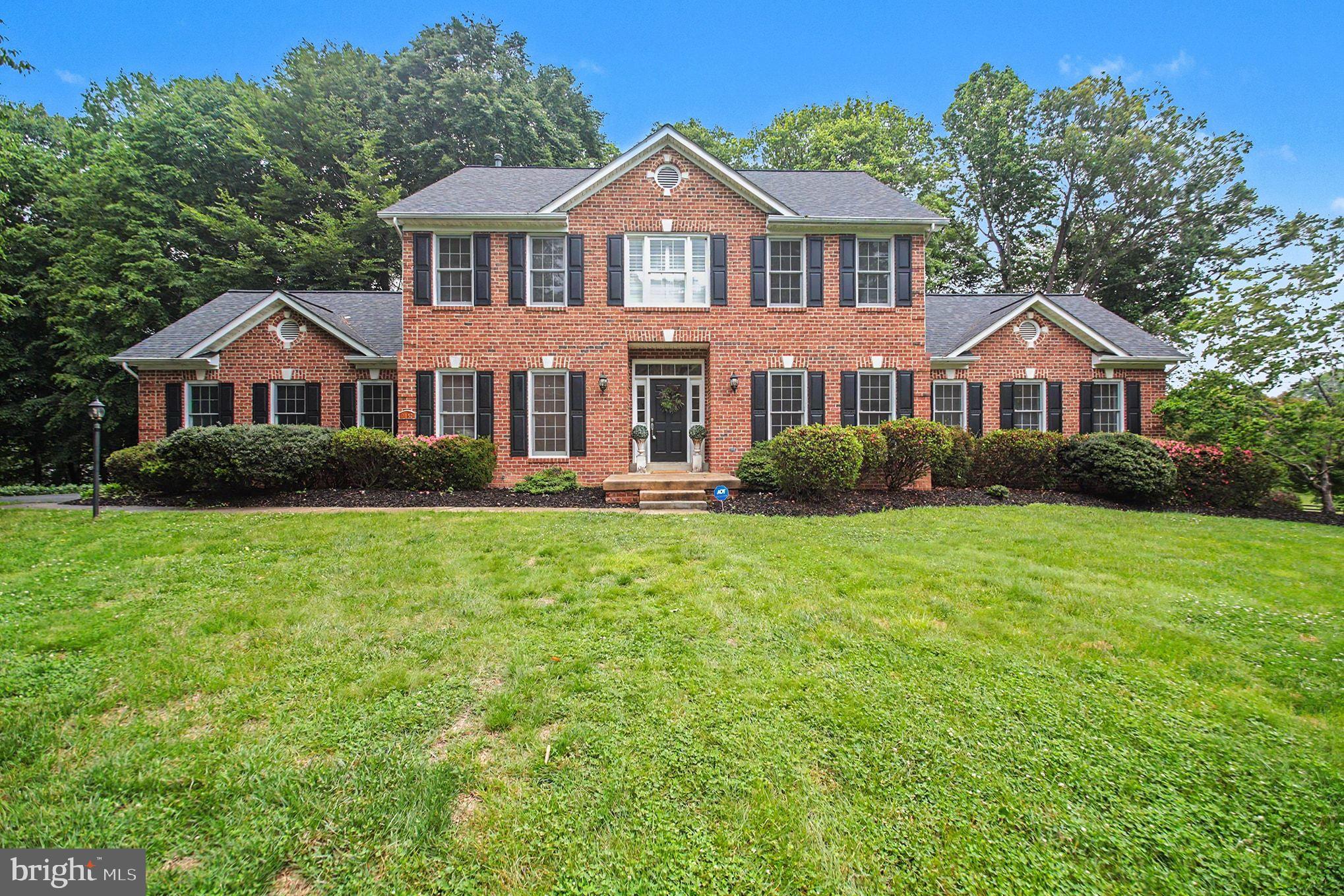 7182 BREWSTER LANE