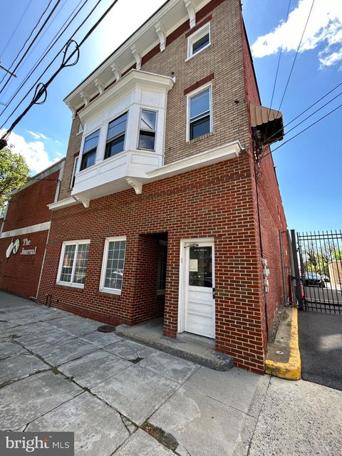 Photo of 213 W King Street, MARTINSBURG, WV 25401 (MLS # WVBE2047208)