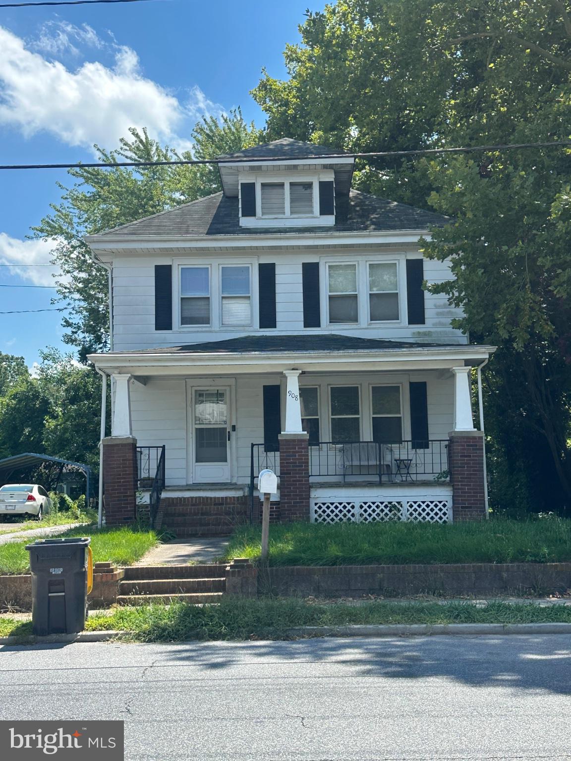 908 SE FRONT STREET