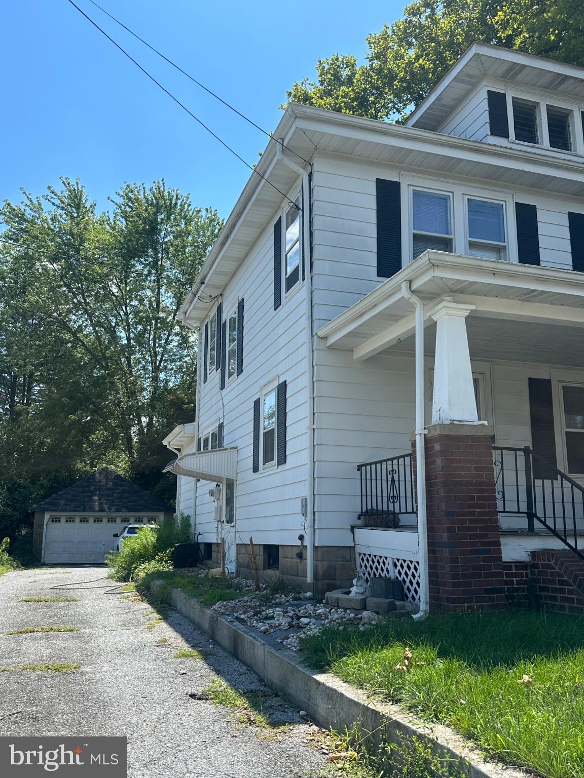 908 SE FRONT STREET