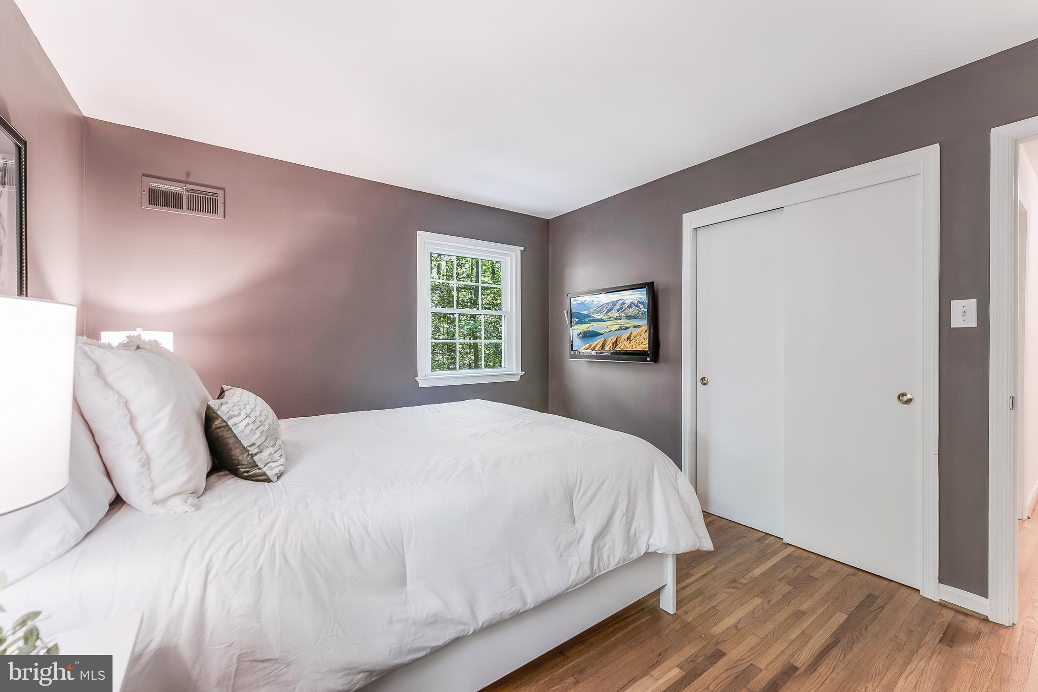 RESTON - Residential