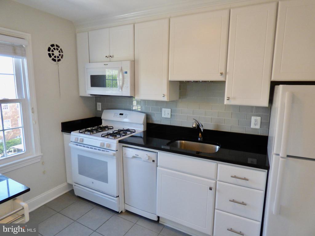 BELLE VIEW CONDOMINIUMS - Residential Lease