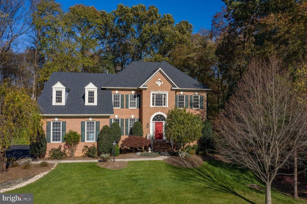 Photo of 1050 Northfalls Court, GREAT FALLS, VA 22066 (MLS # VAFX2267292)