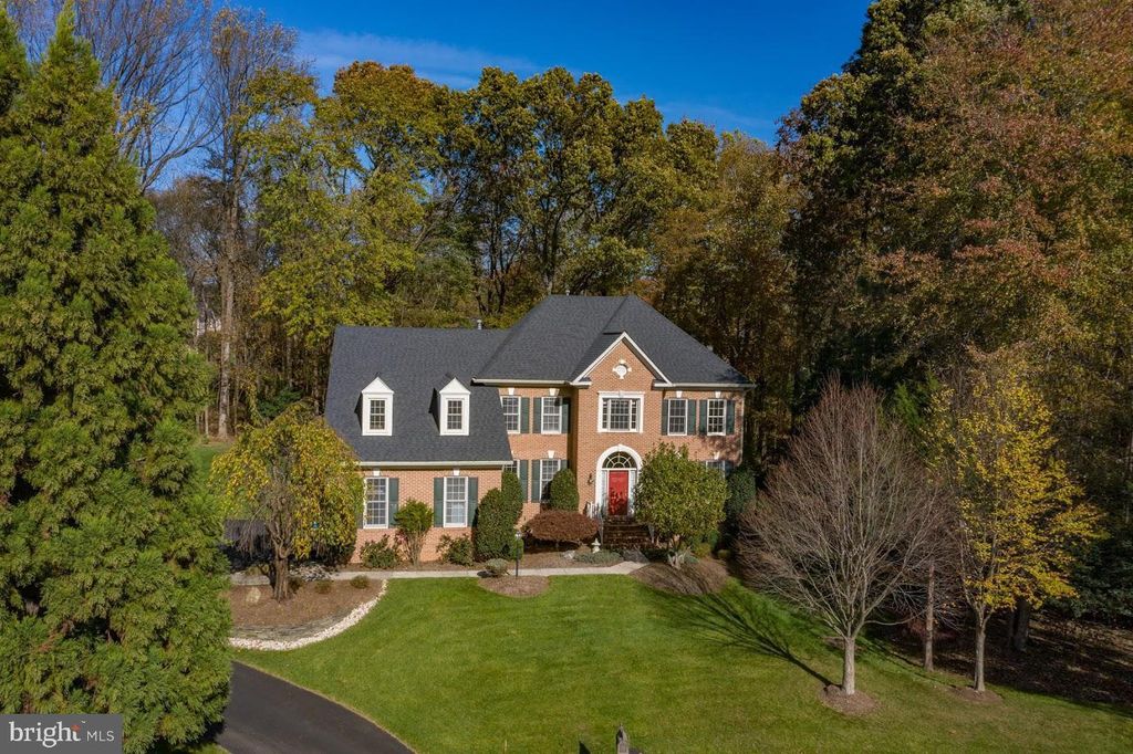 Photo of 1050 Northfalls Court, GREAT FALLS, VA 22066 (MLS # VAFX2267292)
