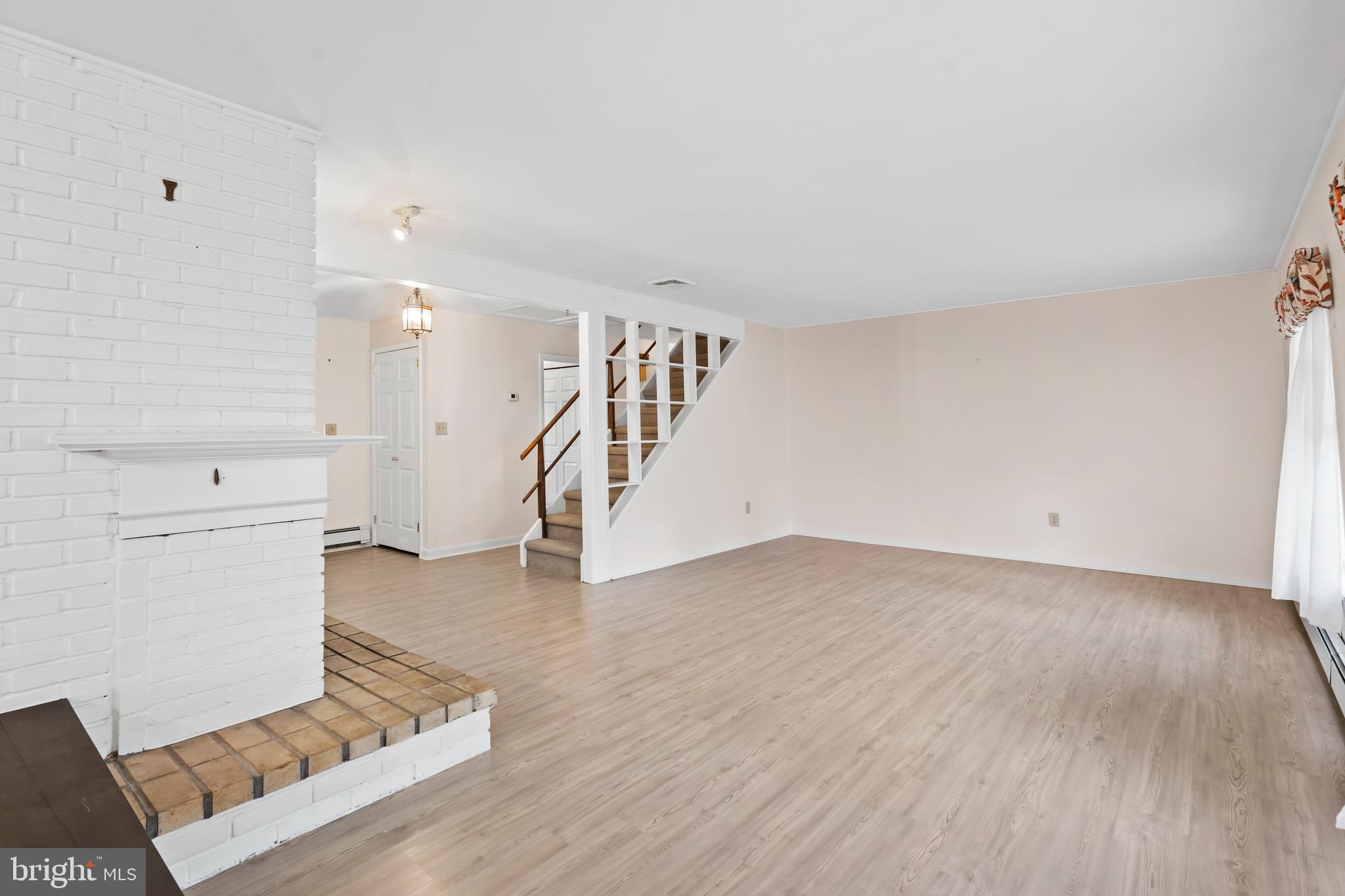 FORSYTHIA GATE - Residential