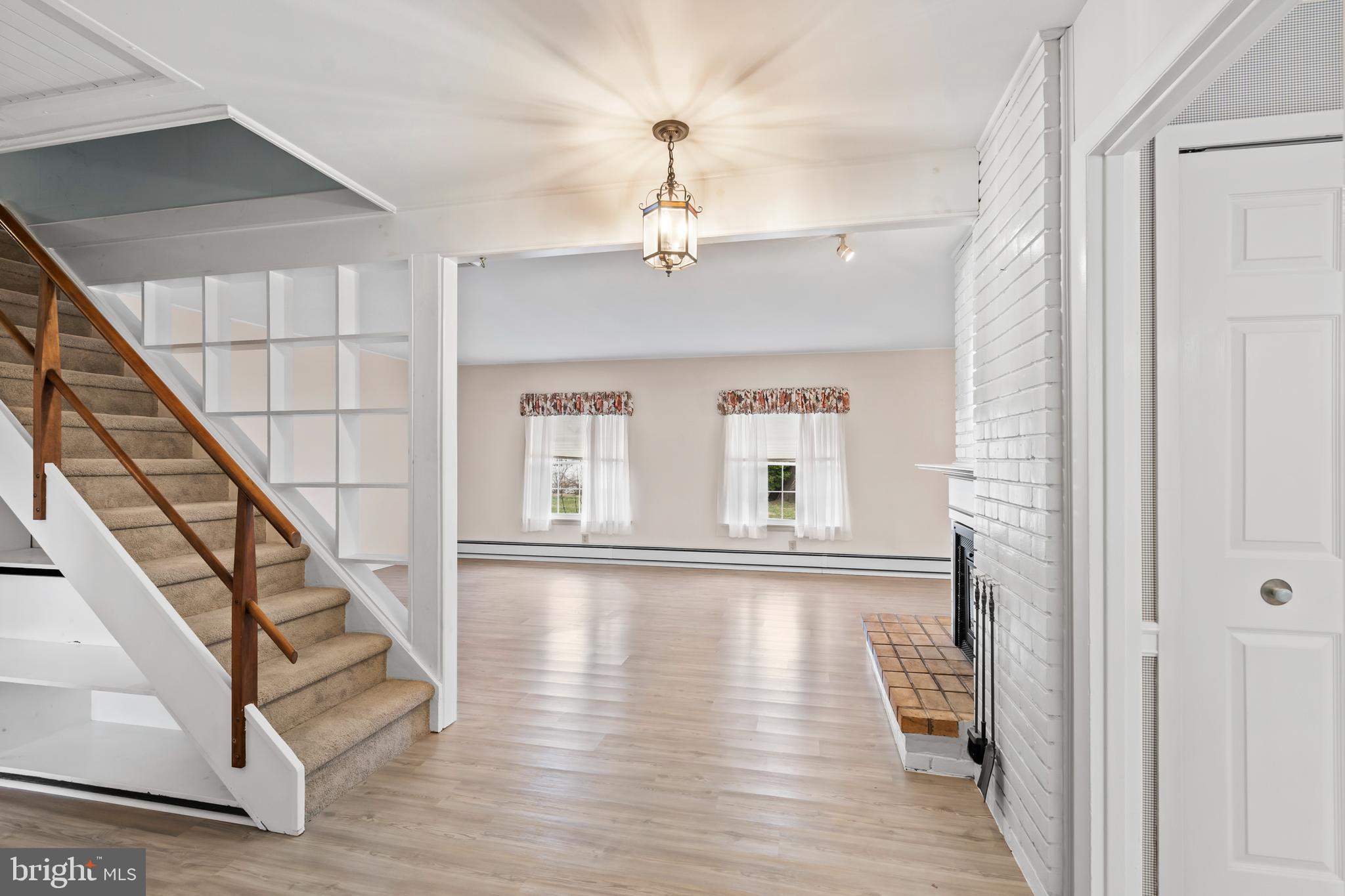 FORSYTHIA GATE - Residential