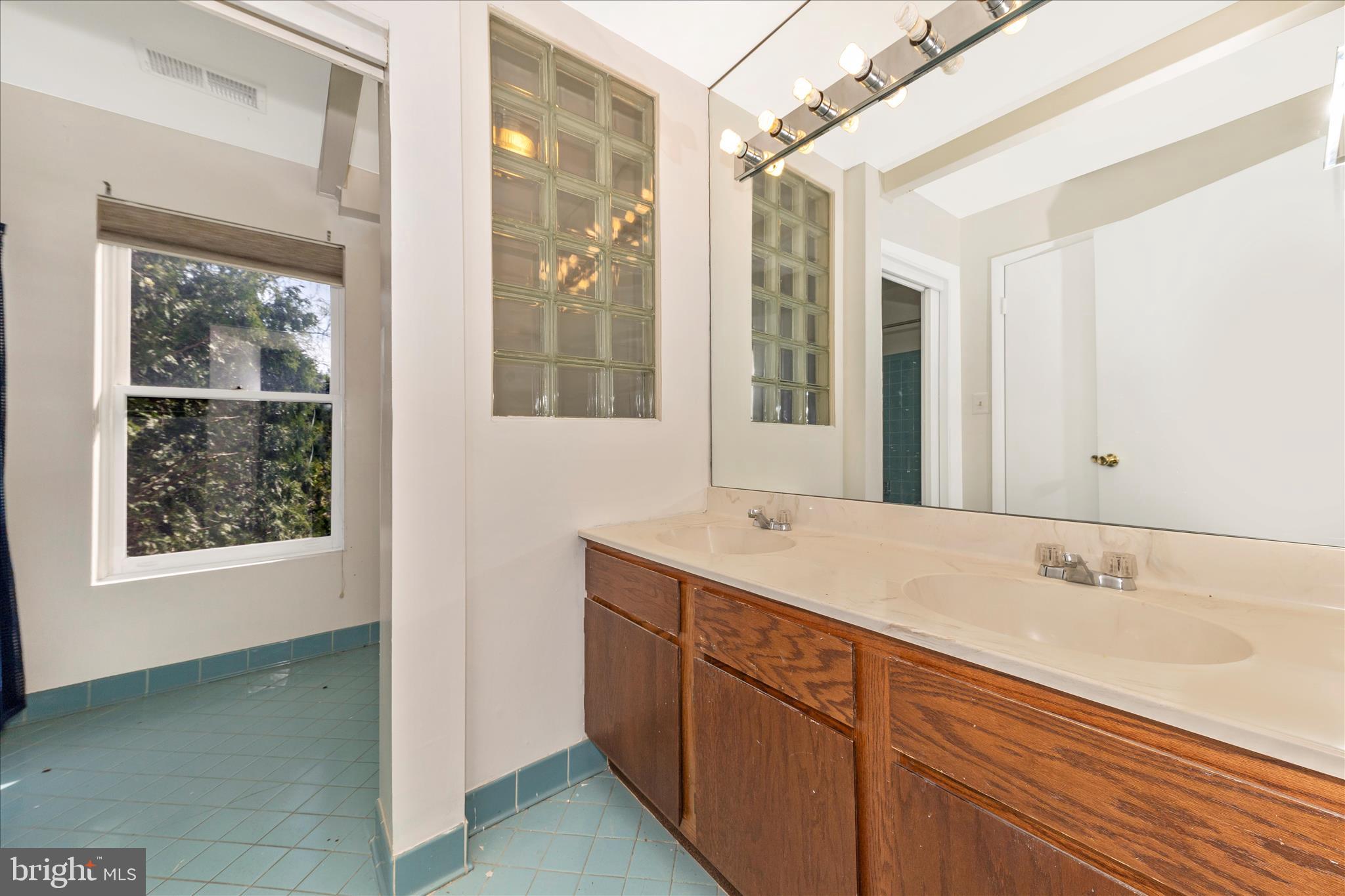 ALTA VISTA - Residential