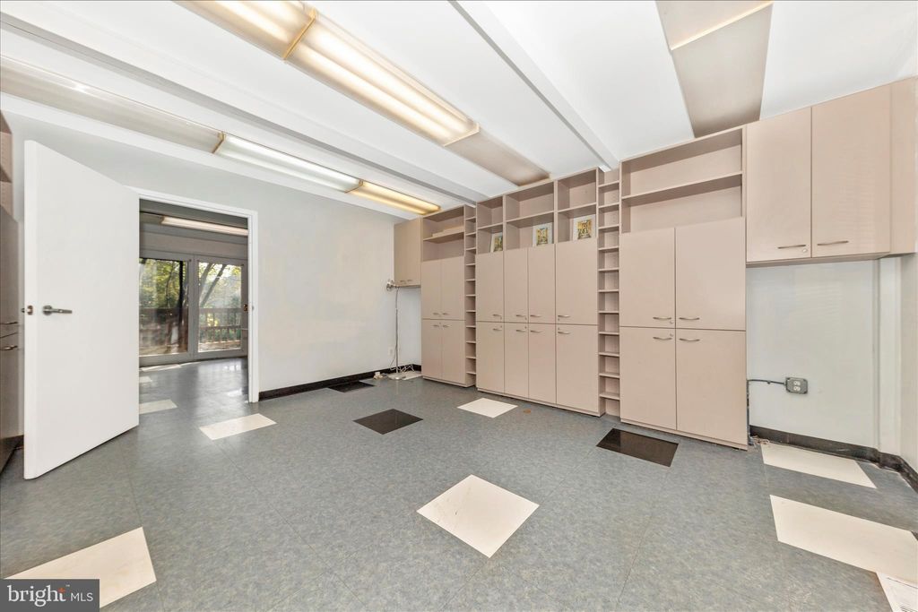 Photo of 9309 Old Georgetown Road, BETHESDA, MD 20814 (MLS # MDMC2218268)