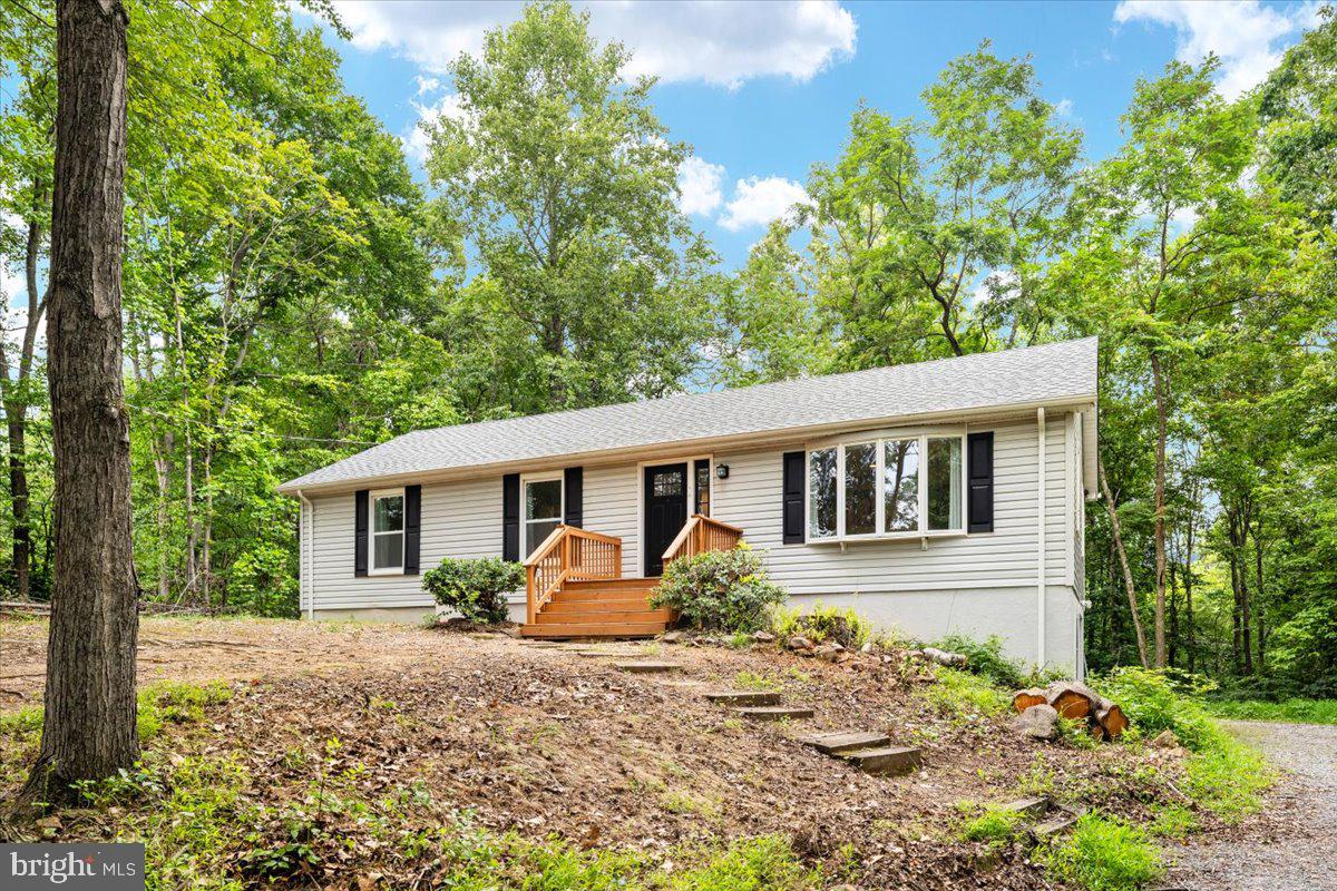 208 MOUNTAIN LAKE DRIVE