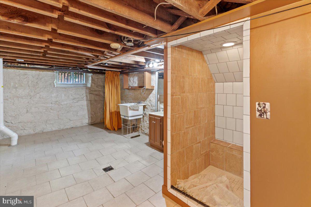 NORTH END - Residential