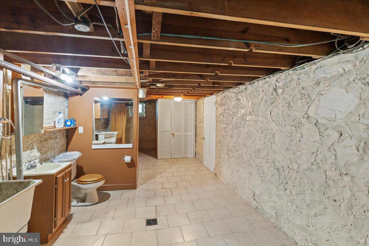 NORTH END - Residential