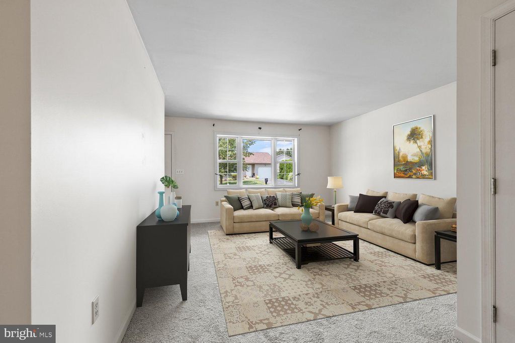 Photo of 32 RAY DR, DENVER, PA 17517 (MLS # PALA2038578)