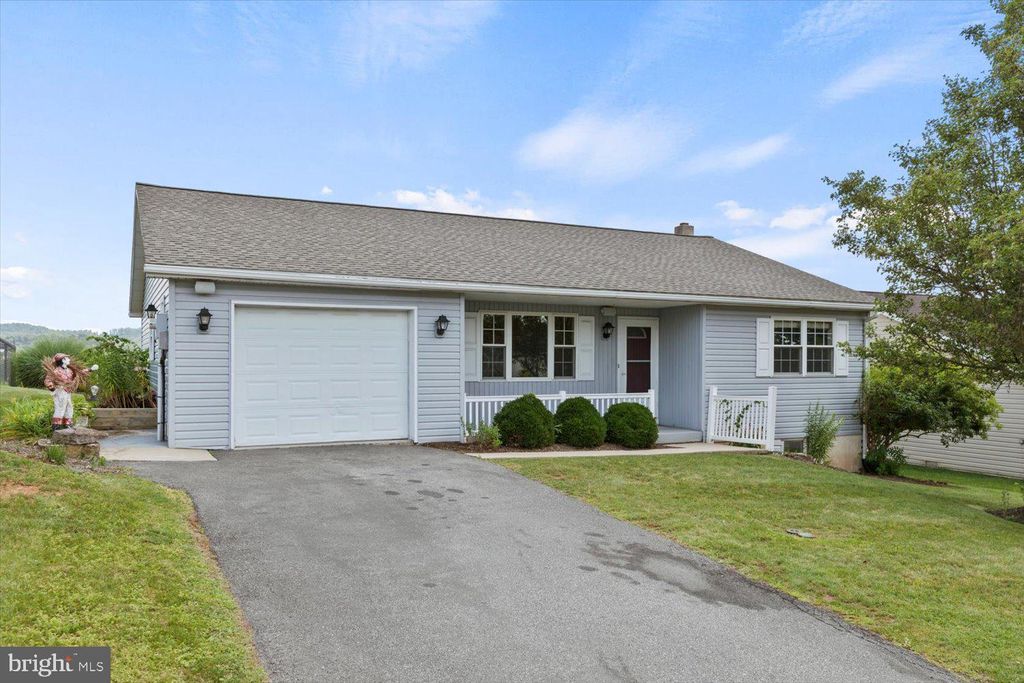 Photo of 32 RAY DR, DENVER, PA 17517 (MLS # PALA2038578)