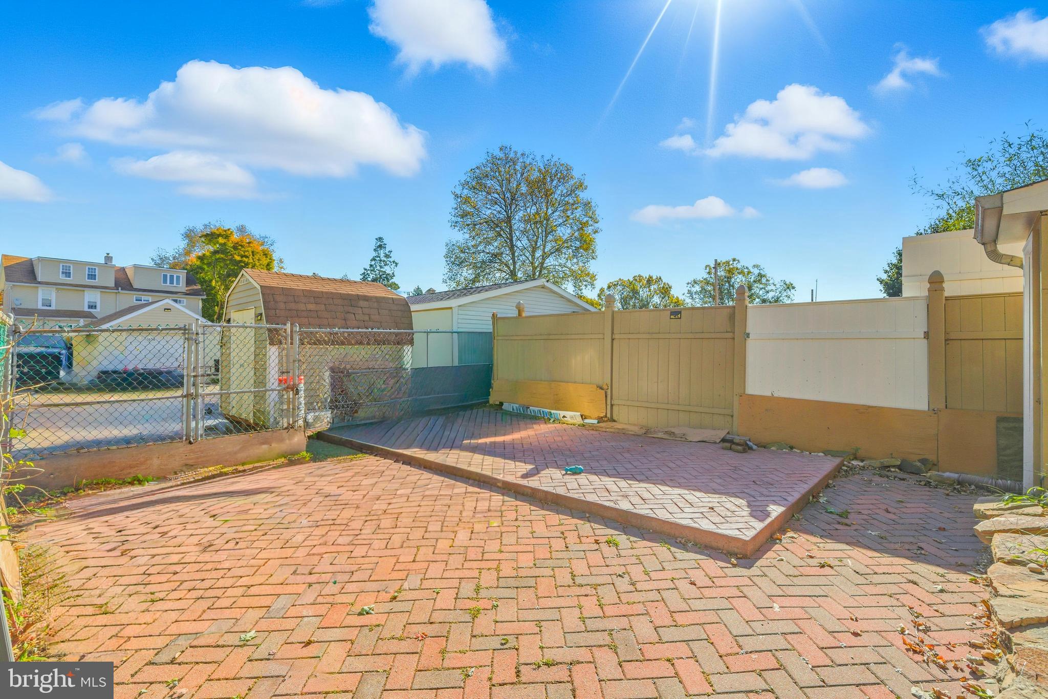 LYNNWOOD - Residential