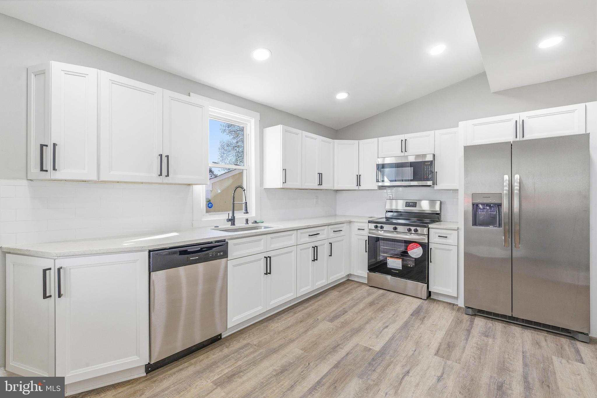 LYNNWOOD - Residential