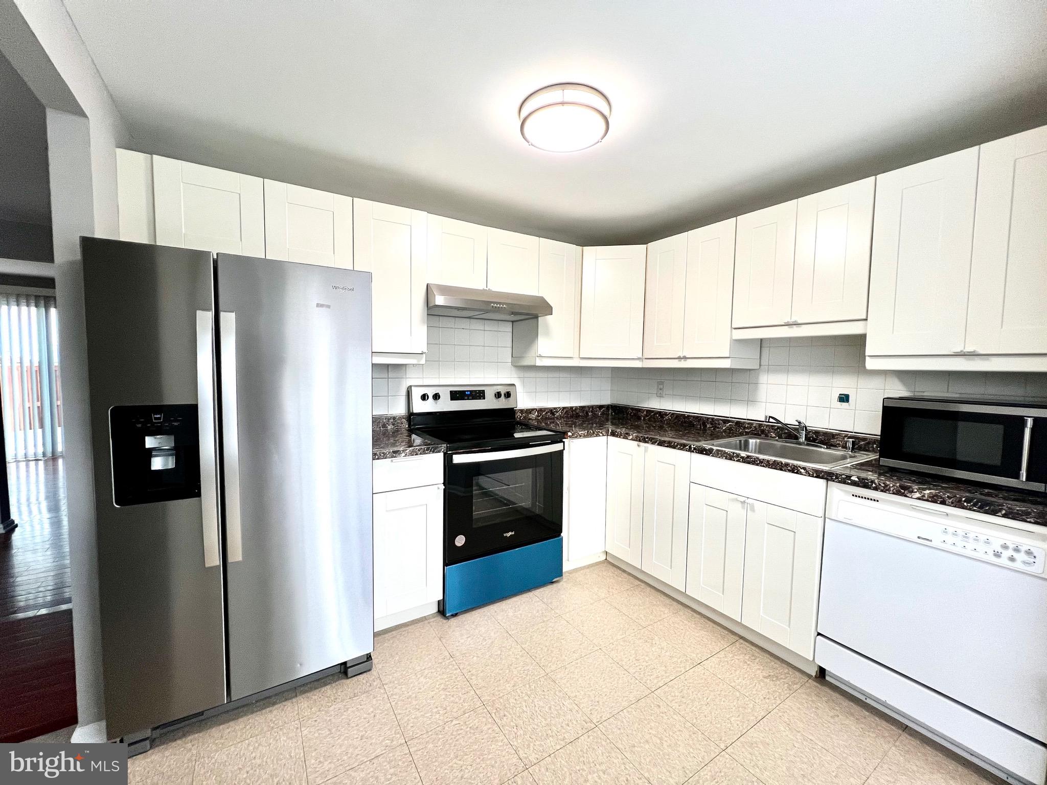 3039 TALKING ROCK DRIVE