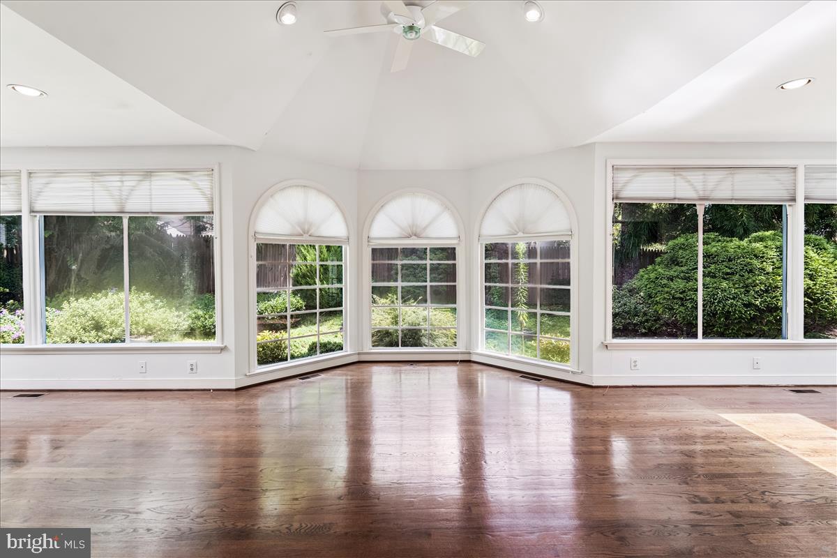 KENWOOD PARK - Residential