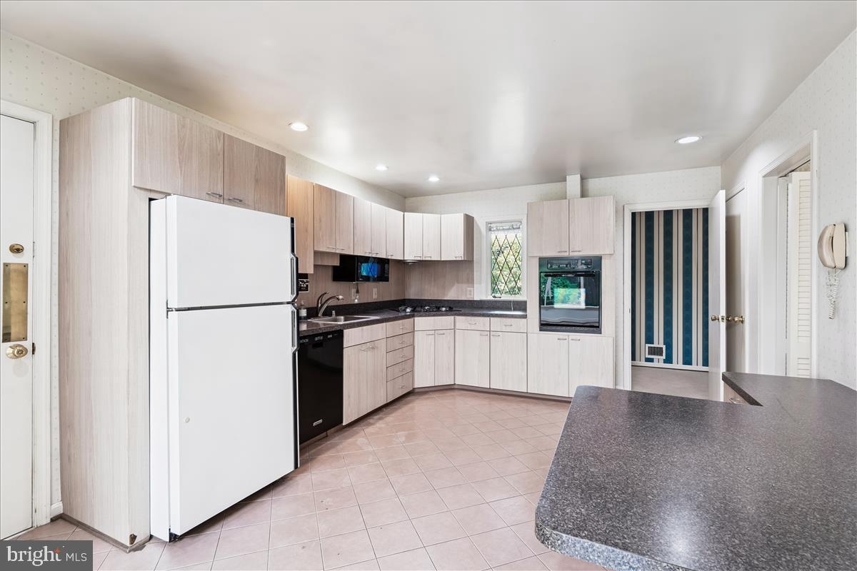 KENWOOD PARK - Residential