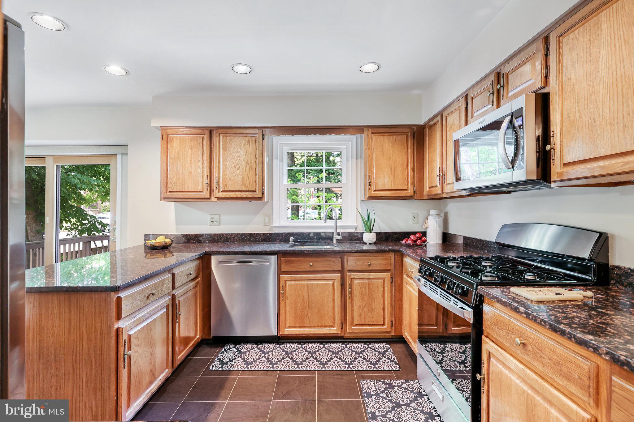 HUNTER VILLAGE - Residential