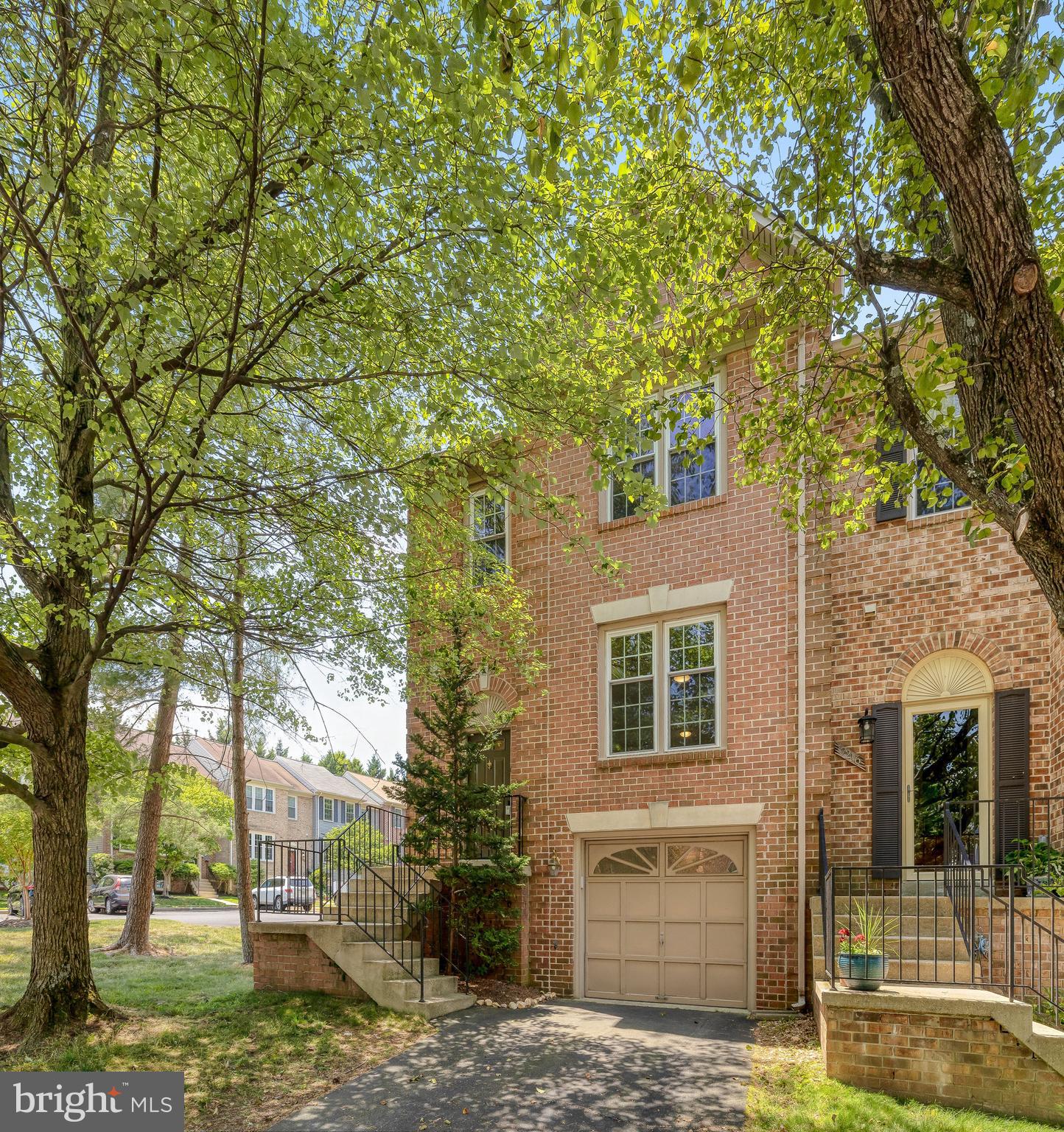 HUNTER VILLAGE - Residential