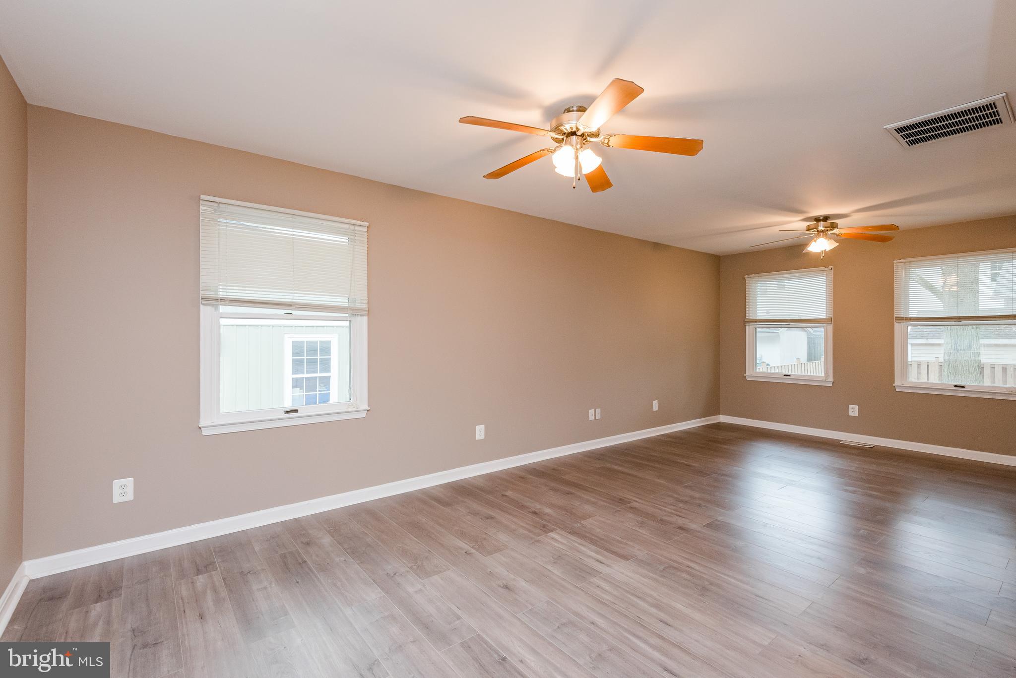 CEDARHURST ON THE BAY - Residential