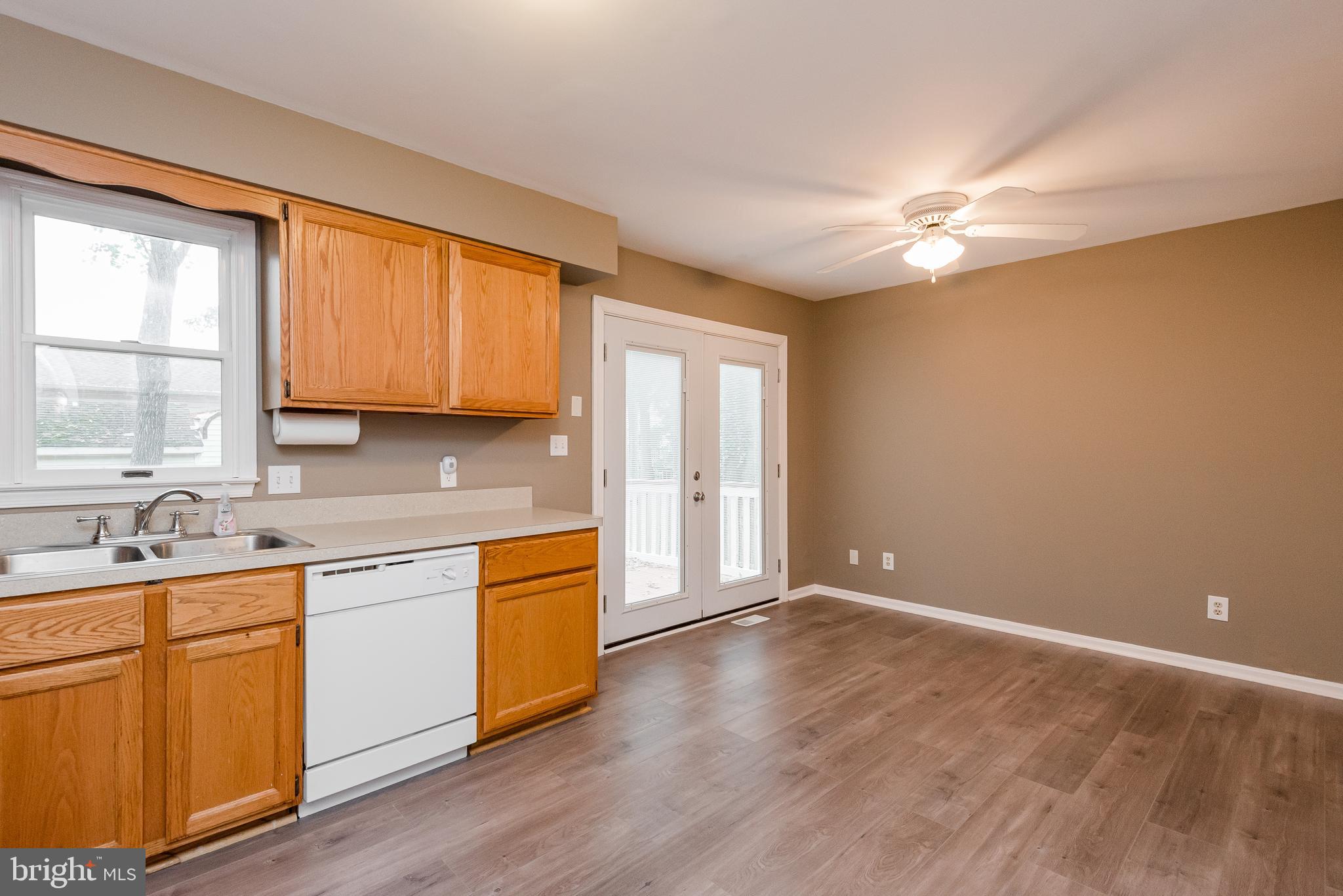 CEDARHURST ON THE BAY - Residential